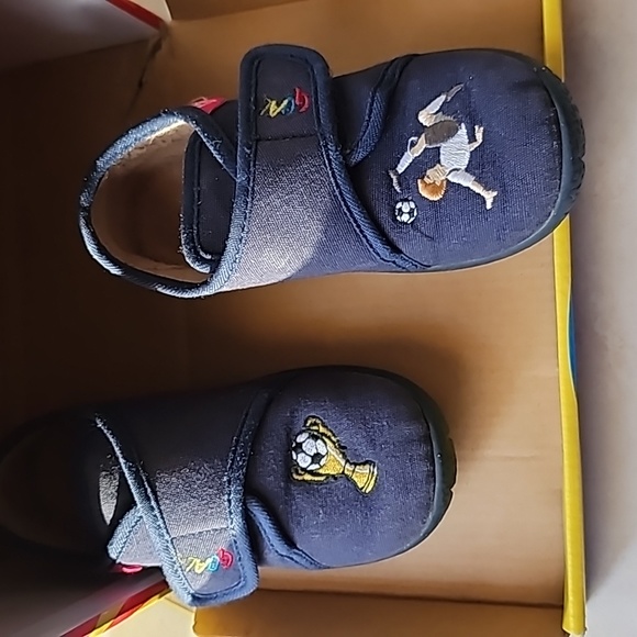 Todler shoes by Becks size 27 EU, equivalent to infants US 10 - Picture 4 of 10